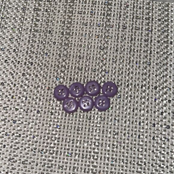Dana Bachman Lavender Set of 7 blouse buttons - Picture 2 of 4